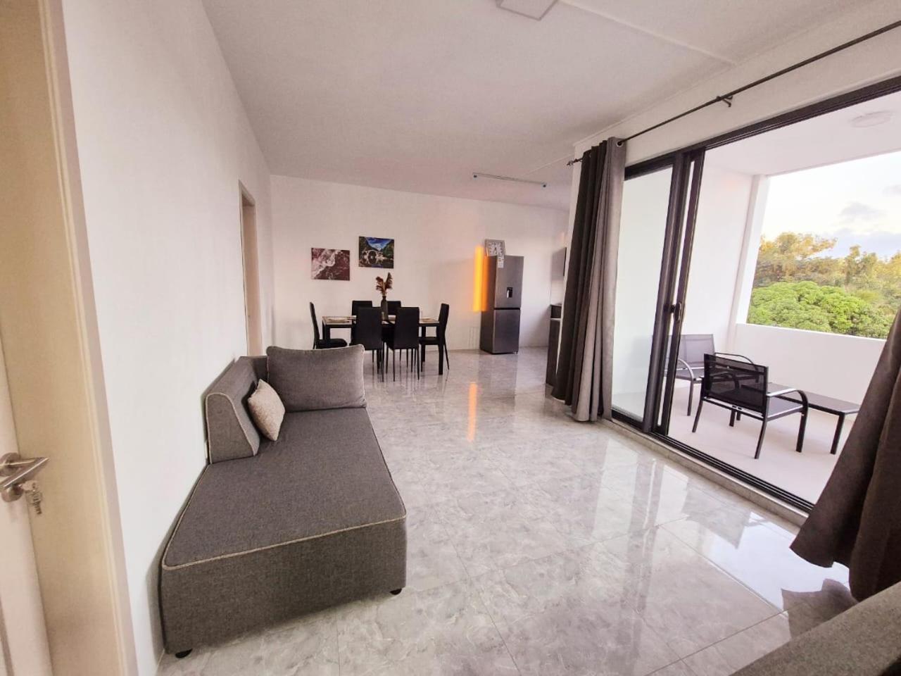 Skyview Apartment- Rooftop Penthouse With Sunset & Sea Views Flic-en-Flacq Extérieur photo