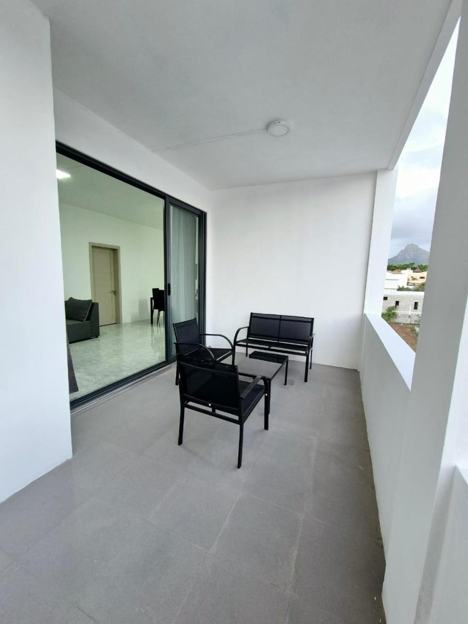 Skyview Apartment- Rooftop Penthouse With Sunset & Sea Views Flic-en-Flacq Extérieur photo