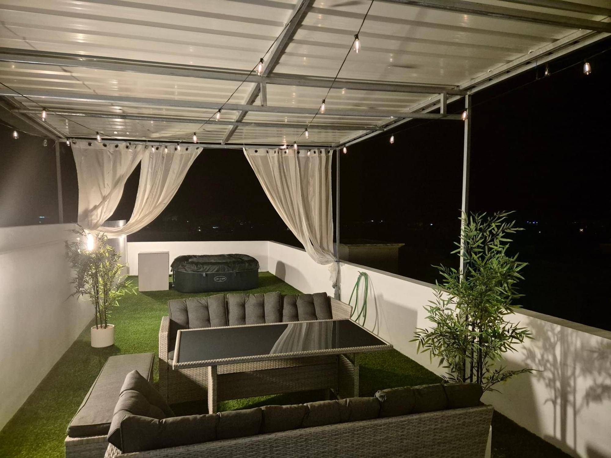 Skyview Apartment- Rooftop Penthouse With Sunset & Sea Views Flic-en-Flacq Extérieur photo