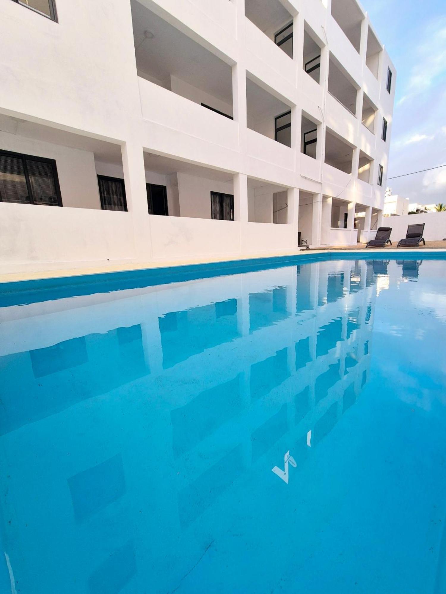 Skyview Apartment- Rooftop Penthouse With Sunset & Sea Views Flic-en-Flacq Extérieur photo