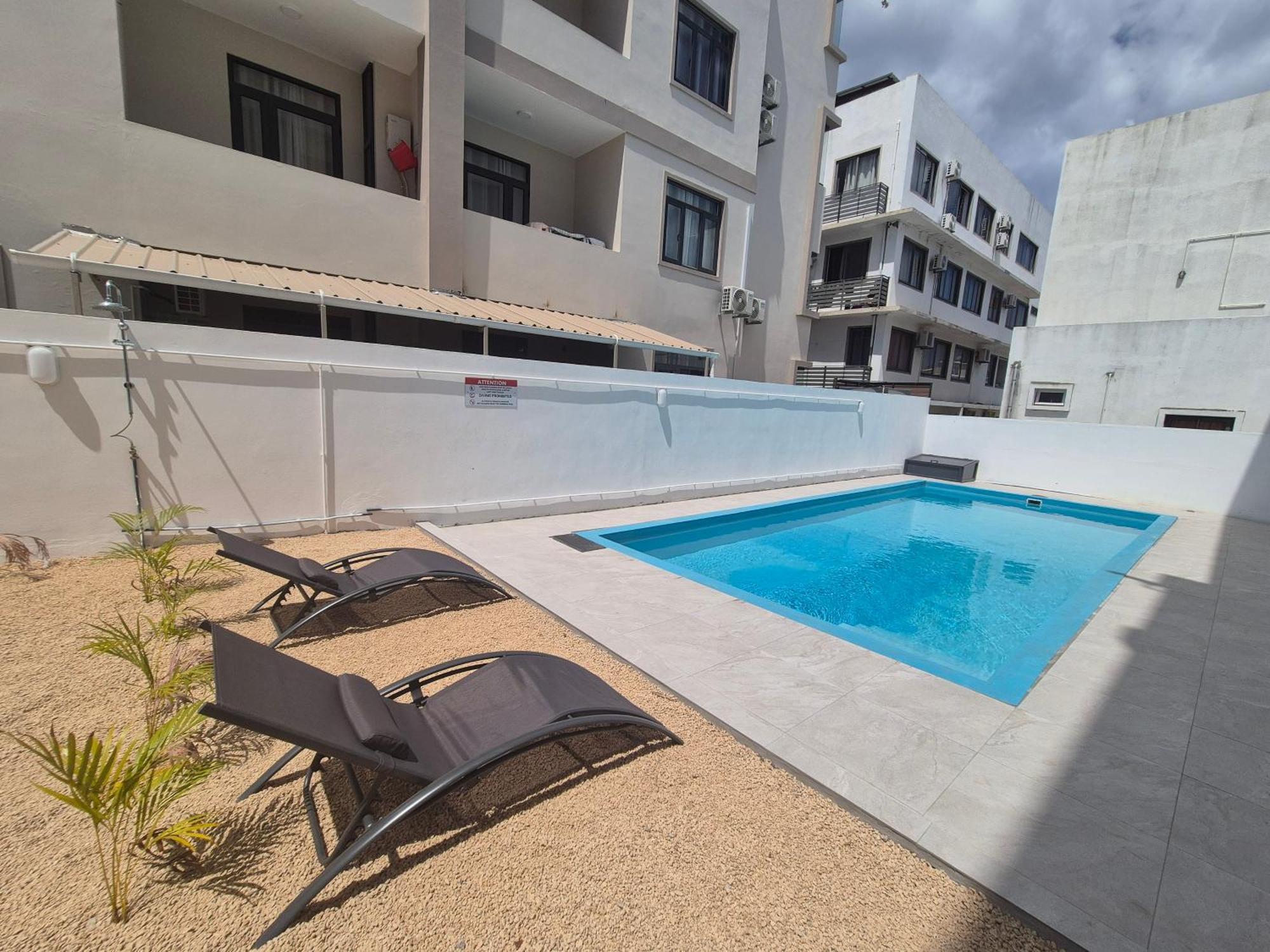 Skyview Apartment- Rooftop Penthouse With Sunset & Sea Views Flic-en-Flacq Extérieur photo