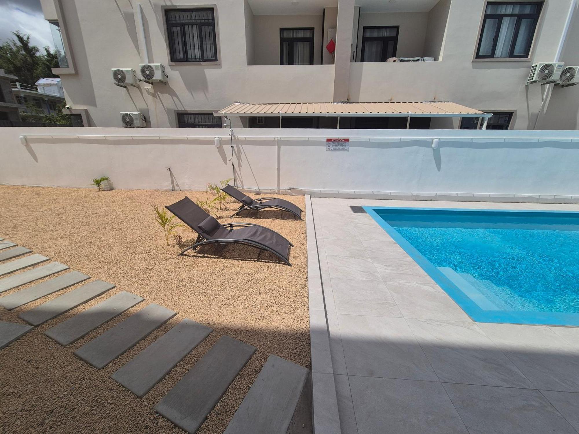 Skyview Apartment- Rooftop Penthouse With Sunset & Sea Views Flic-en-Flacq Extérieur photo