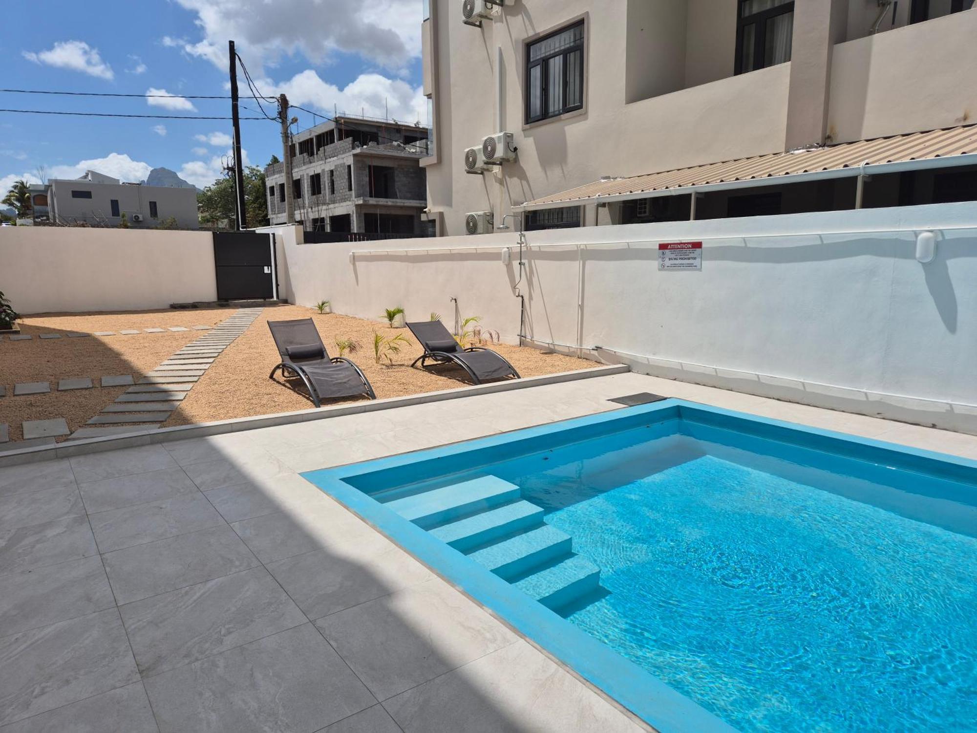 Skyview Apartment- Rooftop Penthouse With Sunset & Sea Views Flic-en-Flacq Extérieur photo