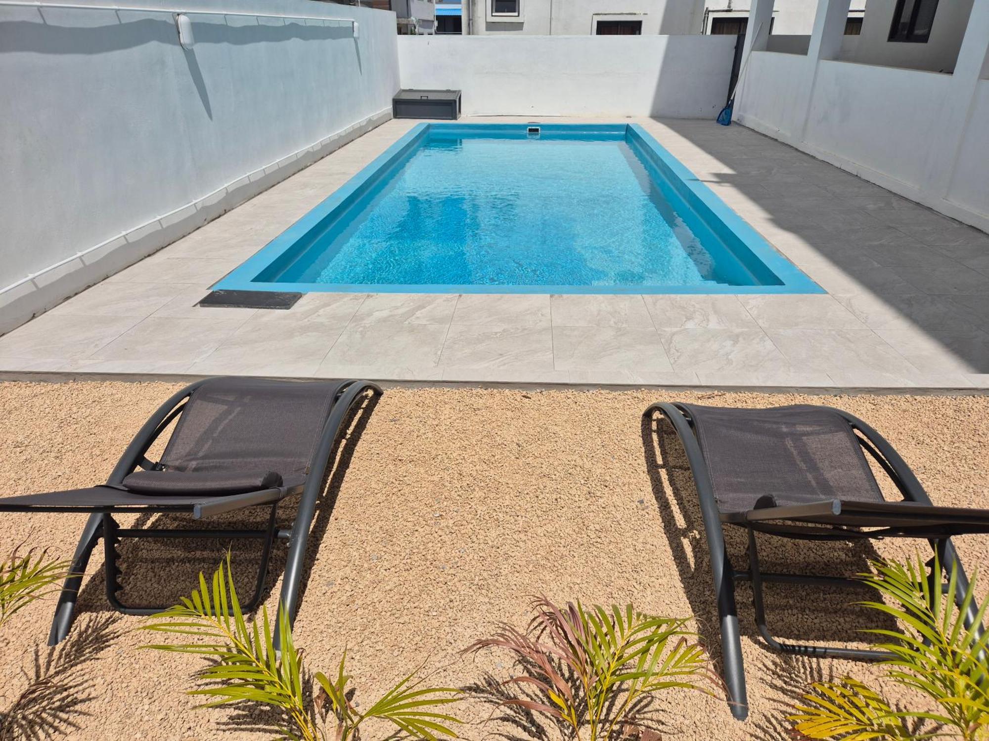 Skyview Apartment- Rooftop Penthouse With Sunset & Sea Views Flic-en-Flacq Extérieur photo