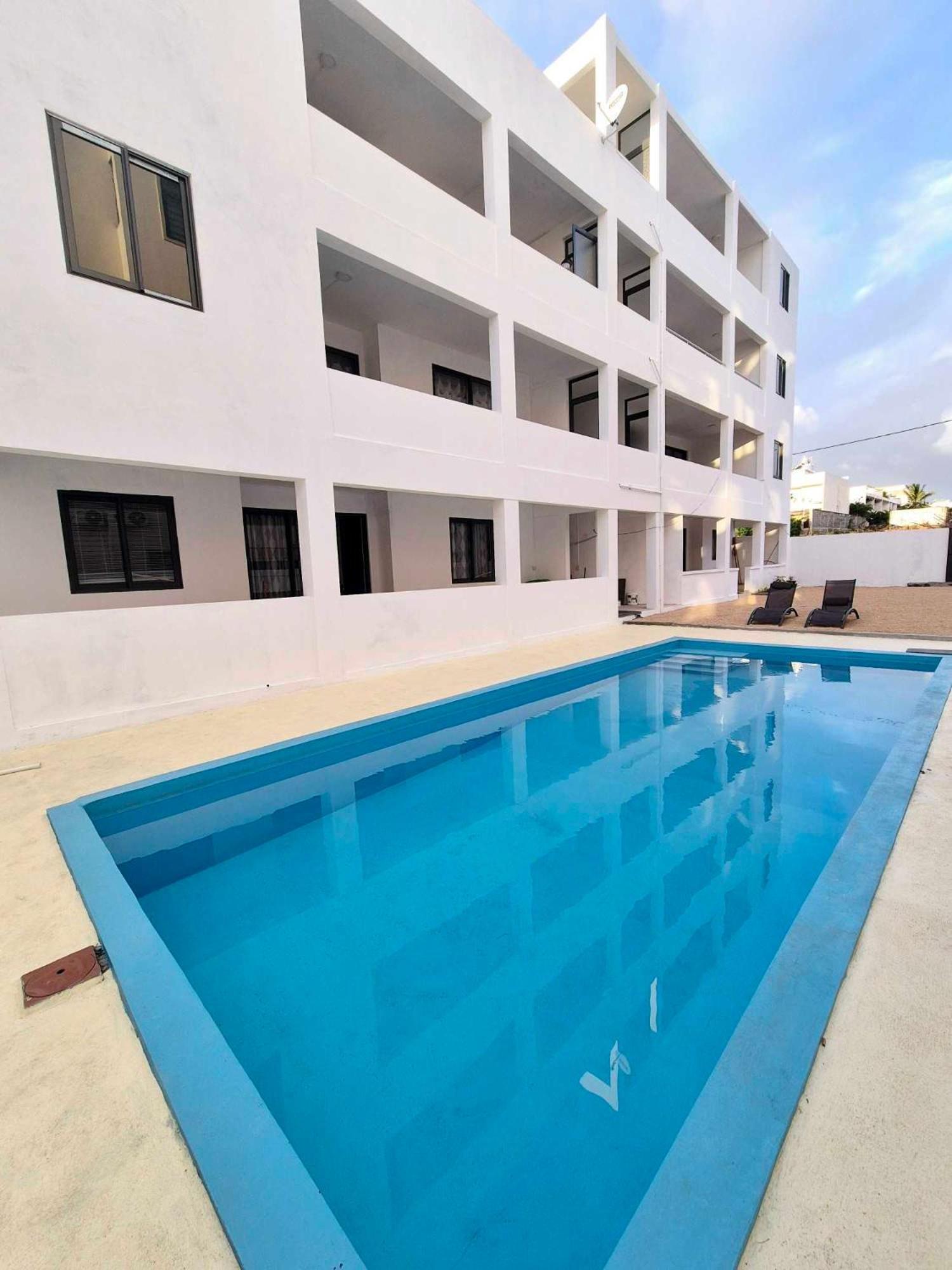 Skyview Apartment- Rooftop Penthouse With Sunset & Sea Views Flic-en-Flacq Extérieur photo